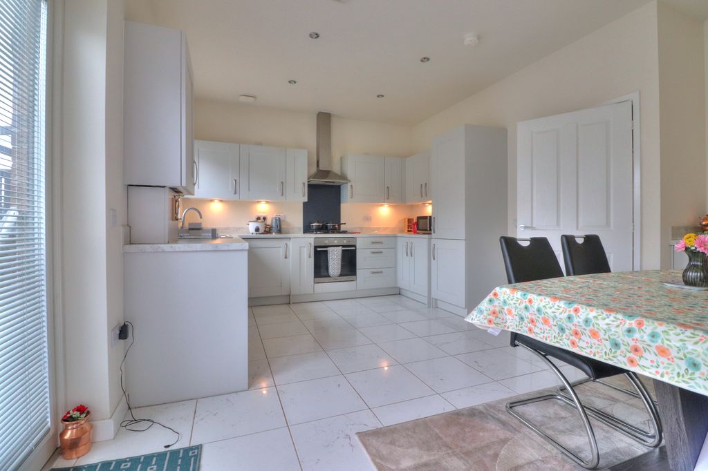 Property photo 3 of 19 Img_4588_89_90