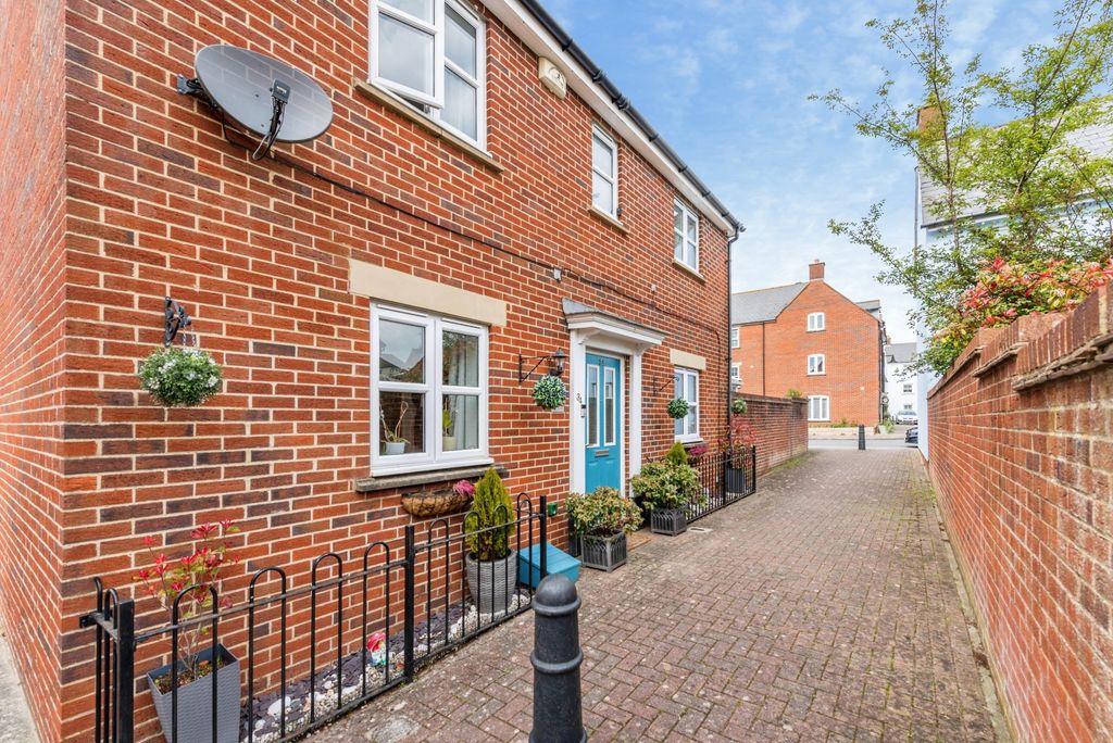 Property photo 3 of 20