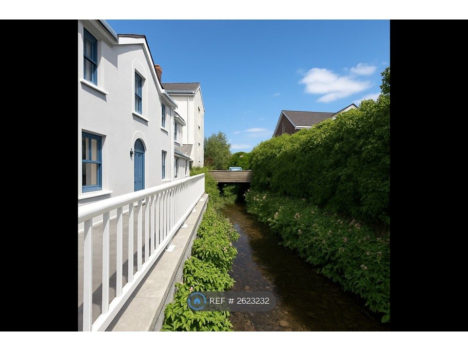 Property photo 1 of 13 Canal View