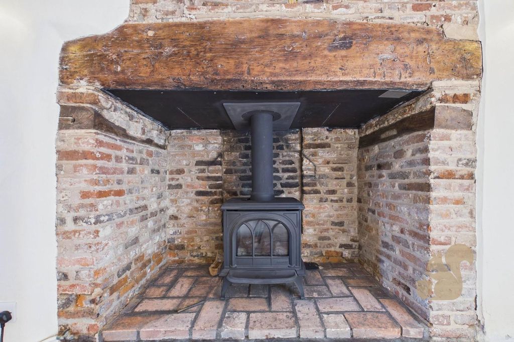 Property photo 2 of 29 Inglenook