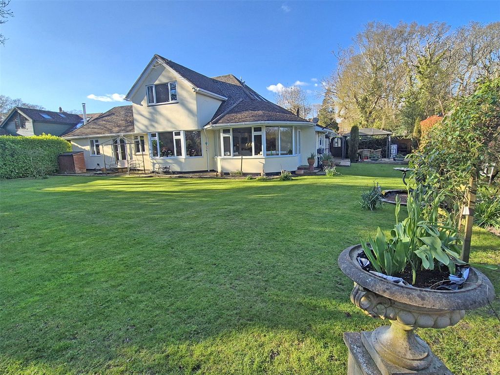 Property photo 2 of 18 Picture No. 30