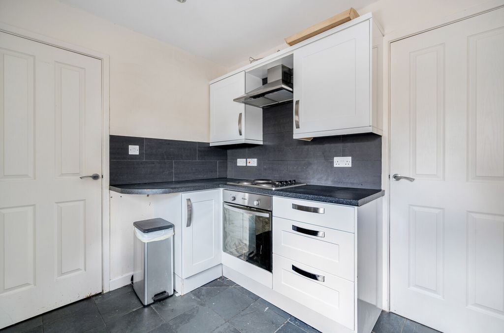 Property photo 3 of 17 13201697686Bd854B976B