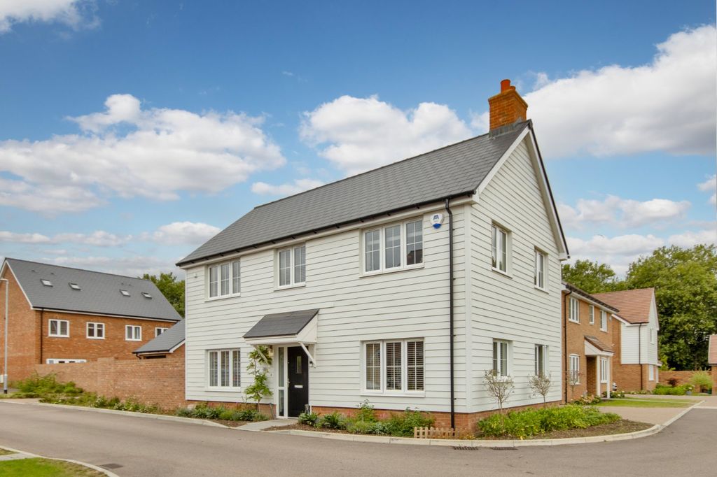 Property photo 1 of 19 External