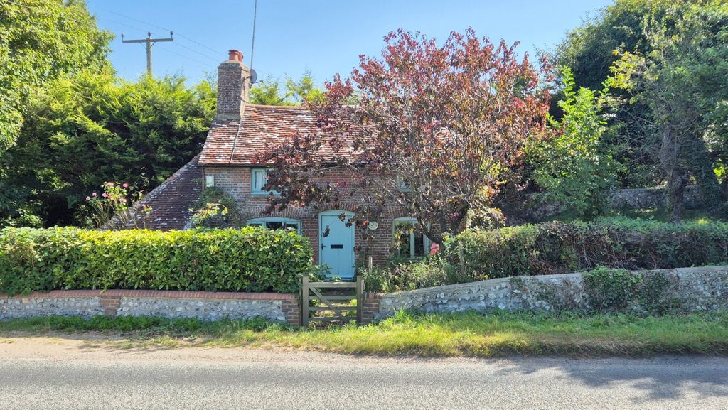 Property photo 1 of 9 Farm Cottage