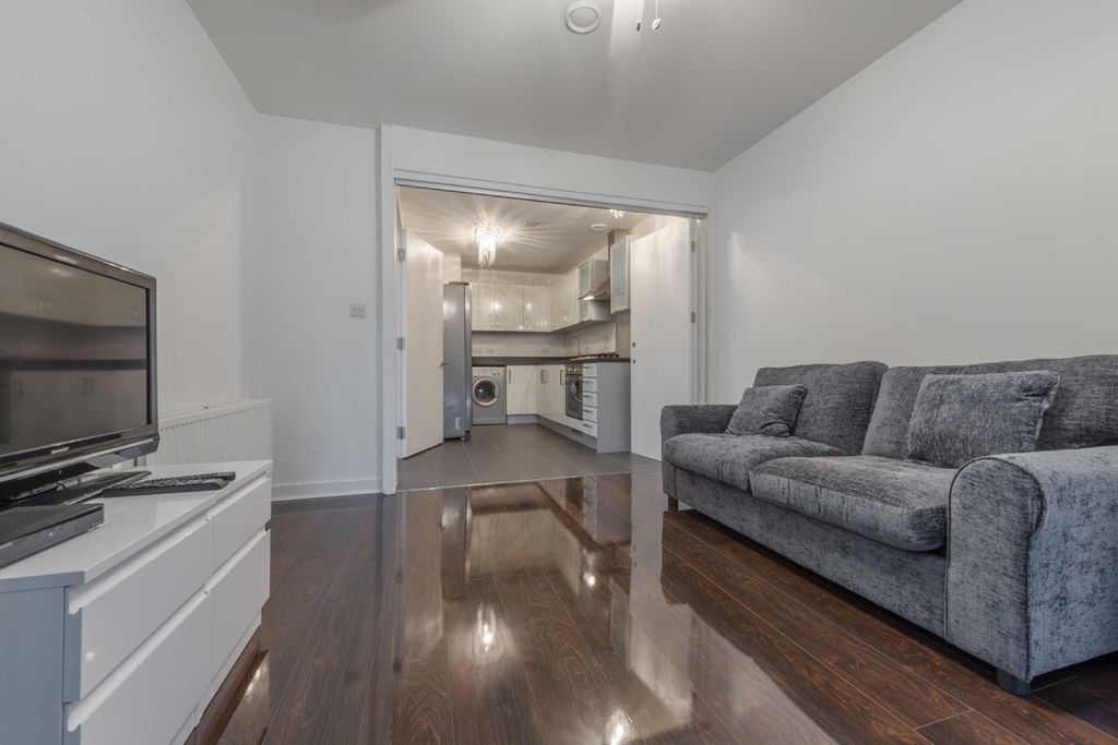 Property photo 1 of 10 Reception Room