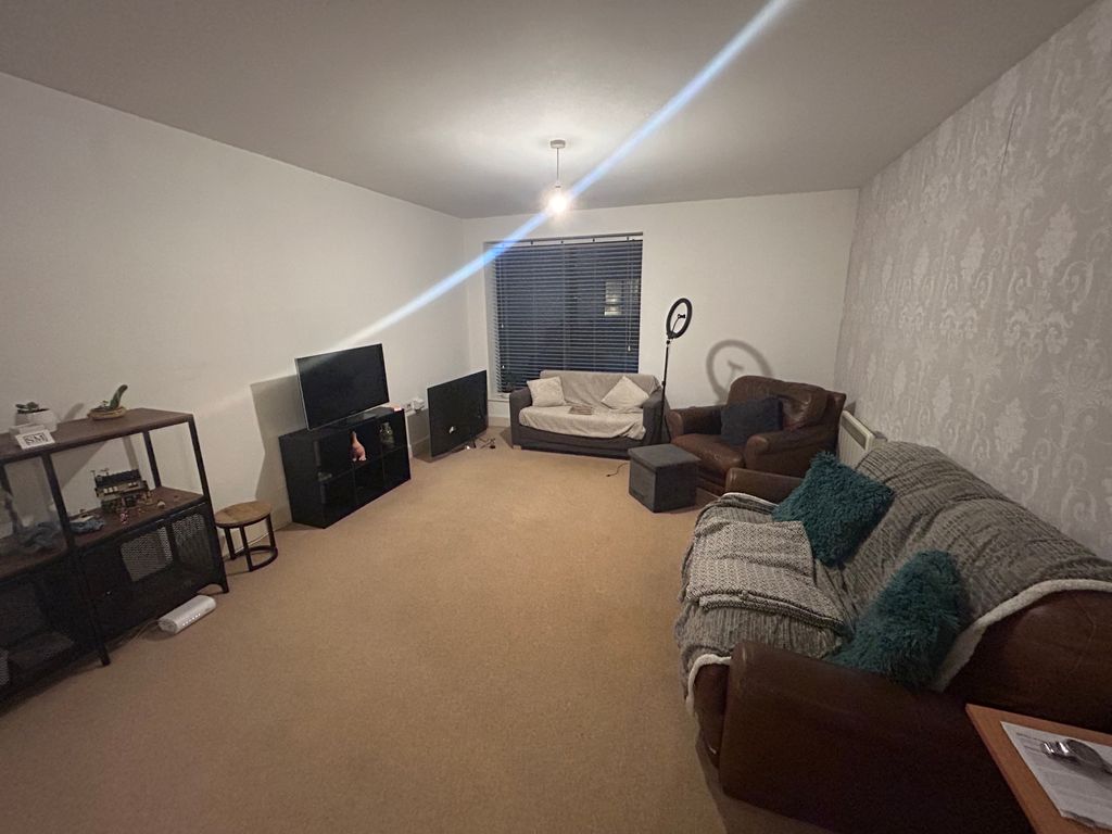 Property photo 2 of 7 Living Room