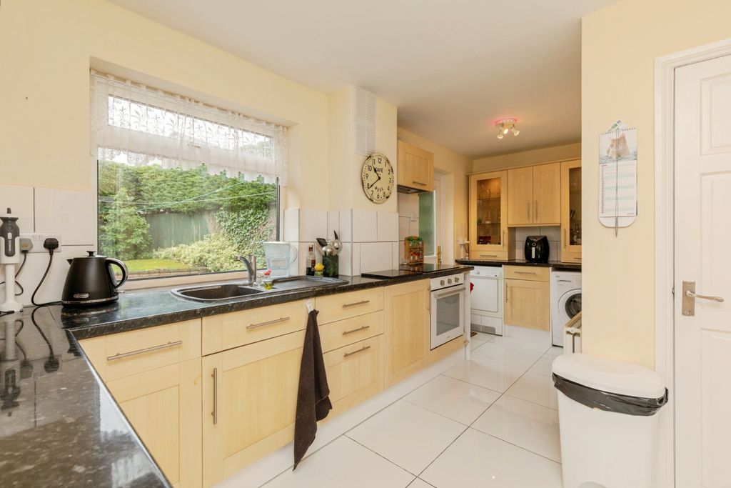 Property photo 3 of 20