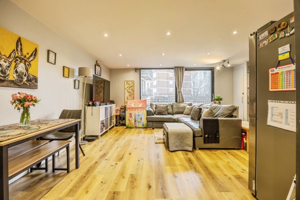 Property photo 3 of 12 Pbox-Img.Jpg