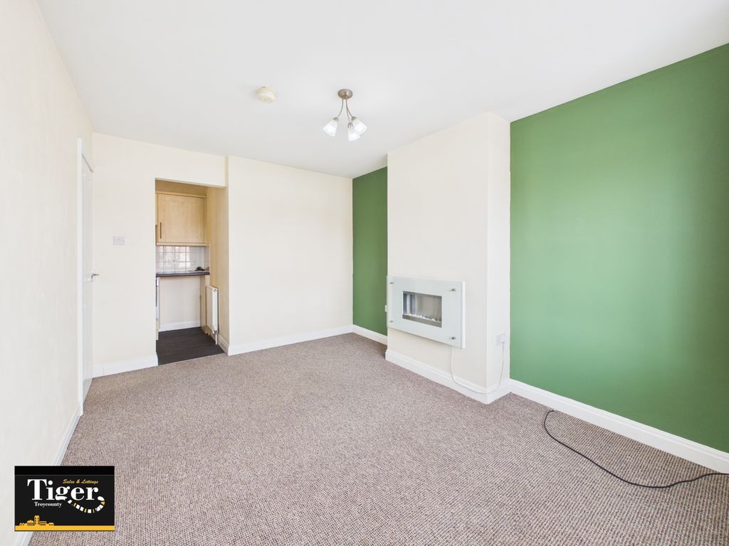 Property photo 3 of 7 Cam03440G0-Pr0614-Still003