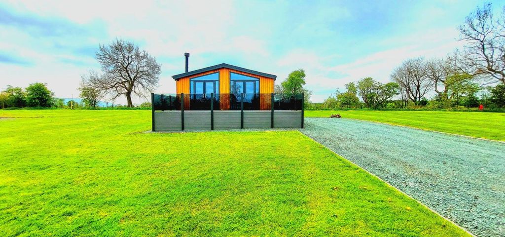 Property photo 3 of 32