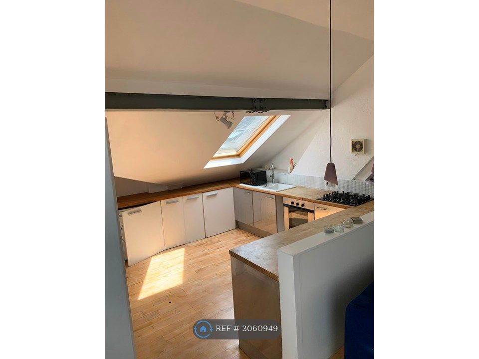 Property photo 3 of 13 Kitchen
