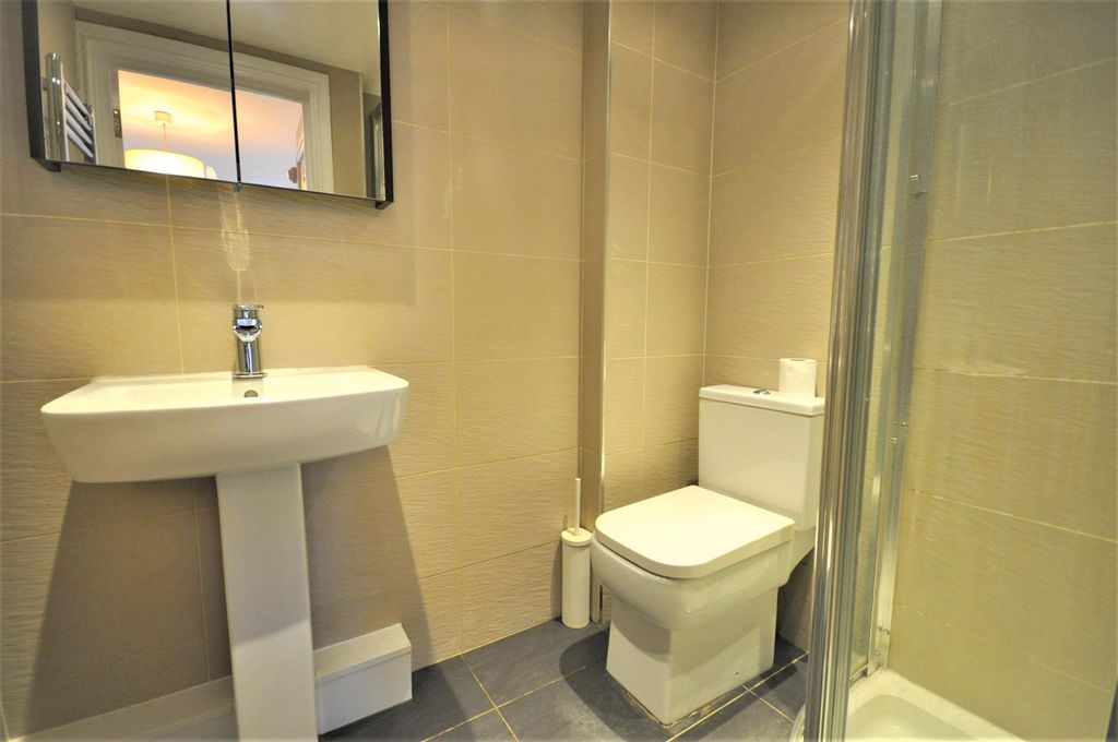 Property photo 3 of 5 Bathroom