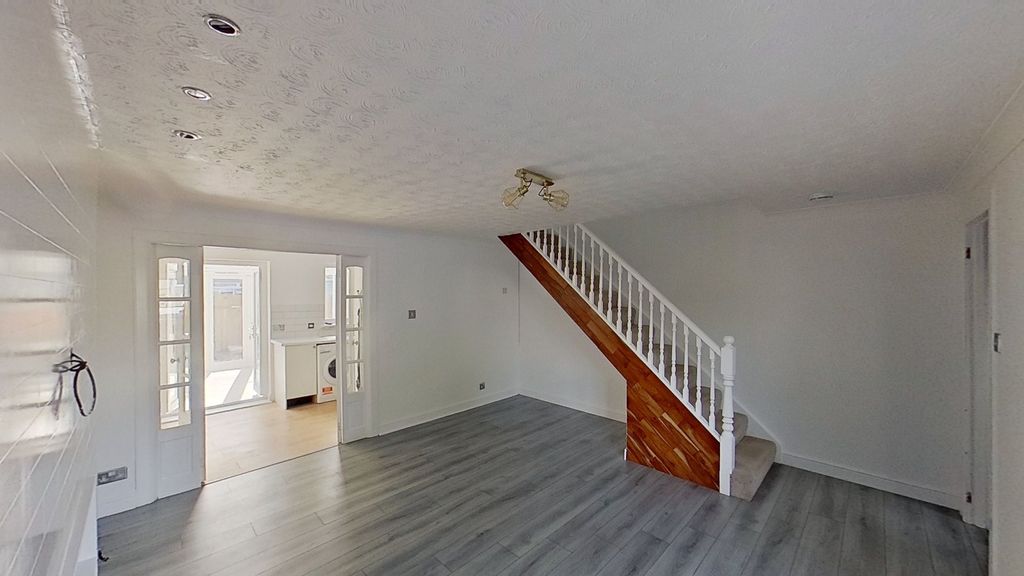 Property photo 2 of 17 Photo 2