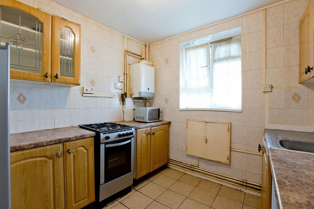 Property photo 3 of 6