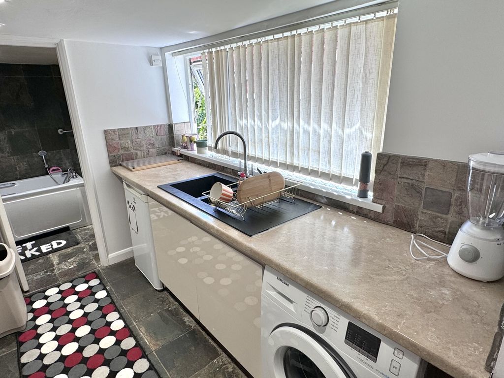 Property photo 2 of 7 Img_4735