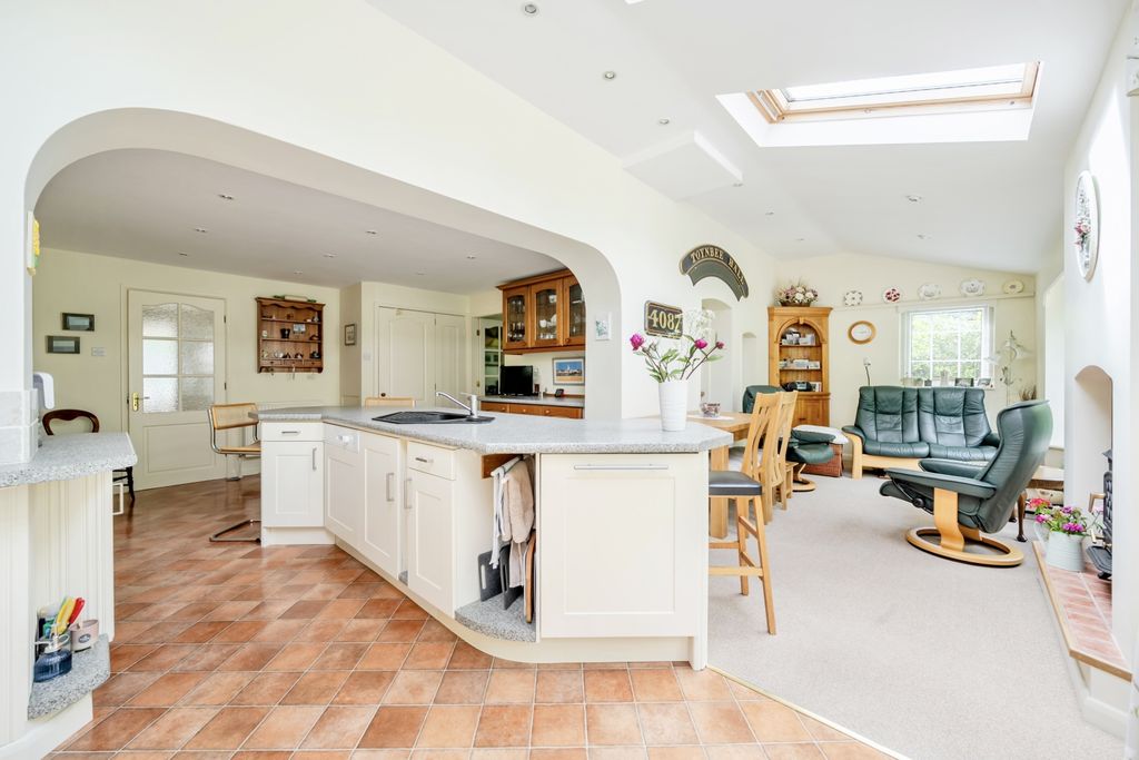 Property photo 2 of 22 Open-Plan Kitchen Dining And Living