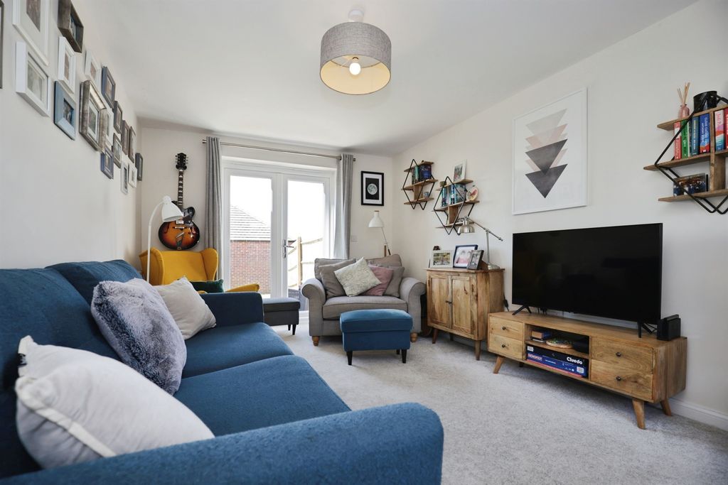 Property photo 3 of 17