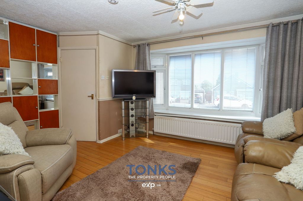 Property photo 3 of 23