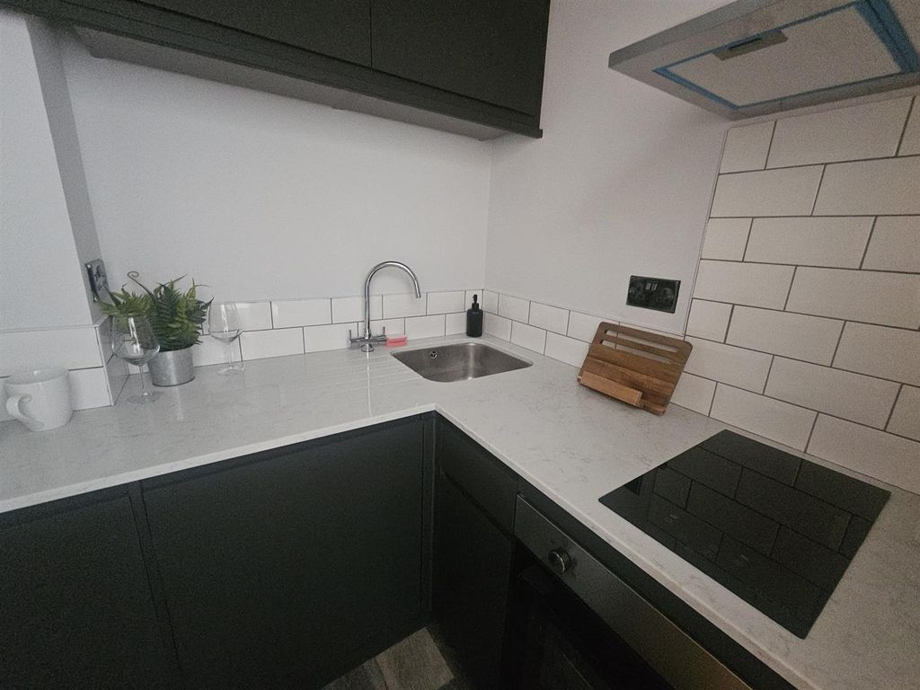 Property photo 2 of 10 1000044657.Jpg