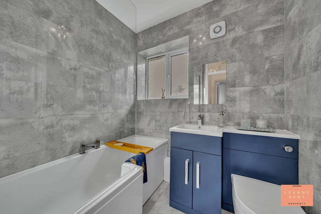 Property photo 3 of 30