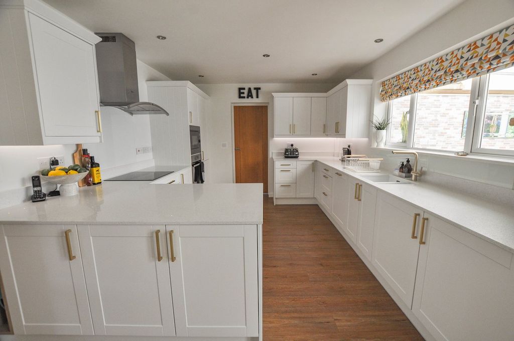 Property photo 3 of 30