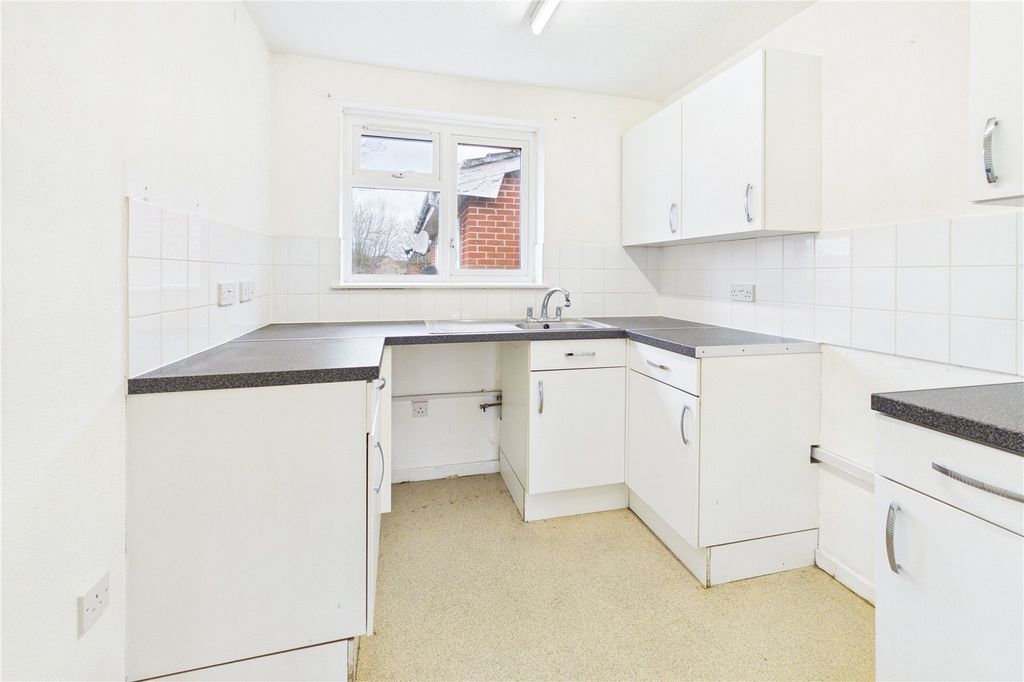 Property photo 3 of 14 Kitchen