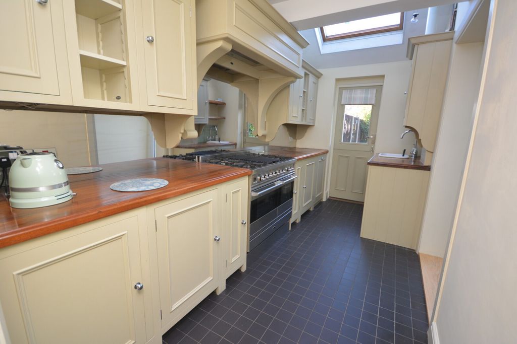 Property photo 2 of 13 Kitchen