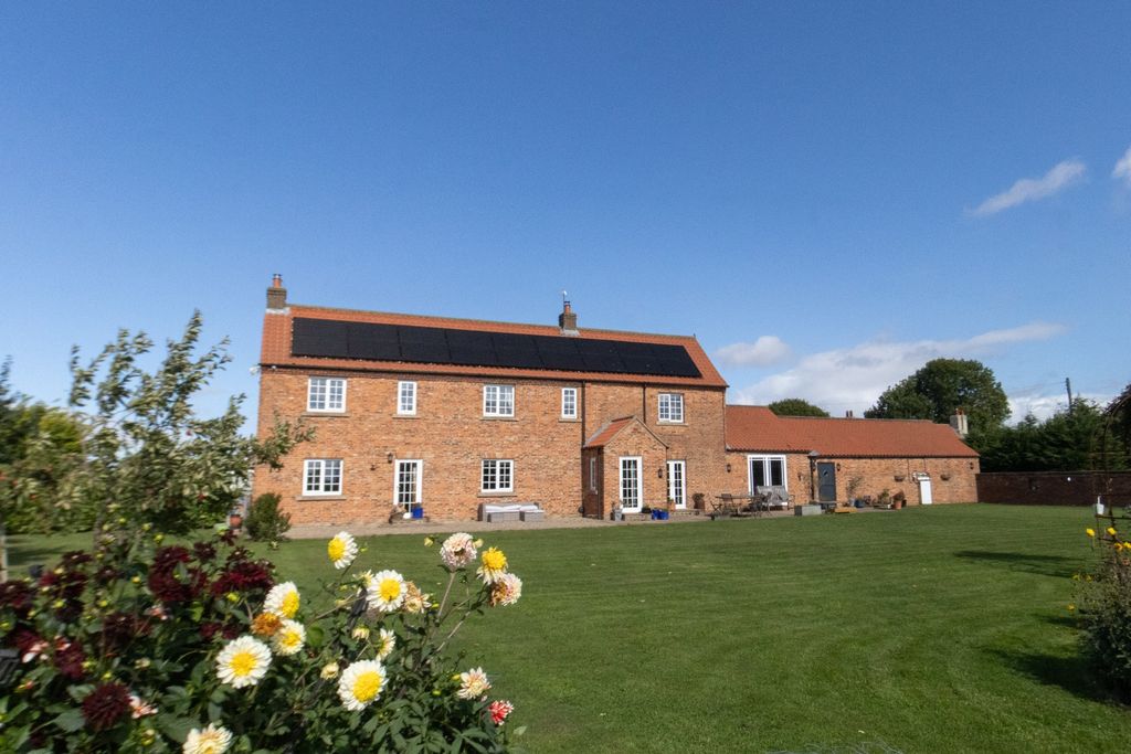 Property photo 1 of 22 5501221