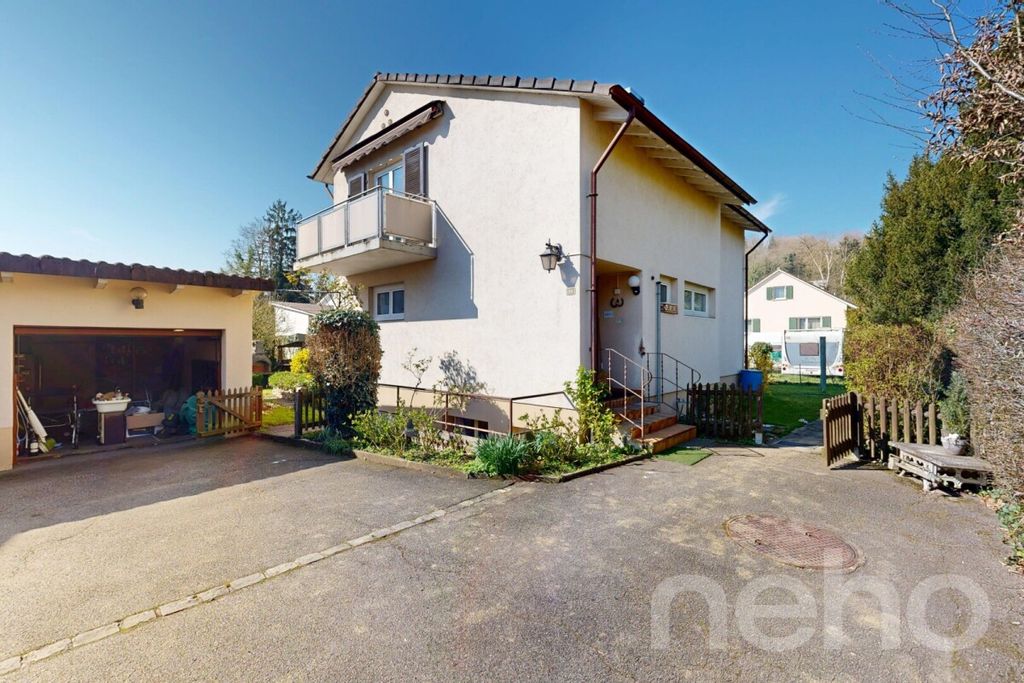 Property photo 1 of 12