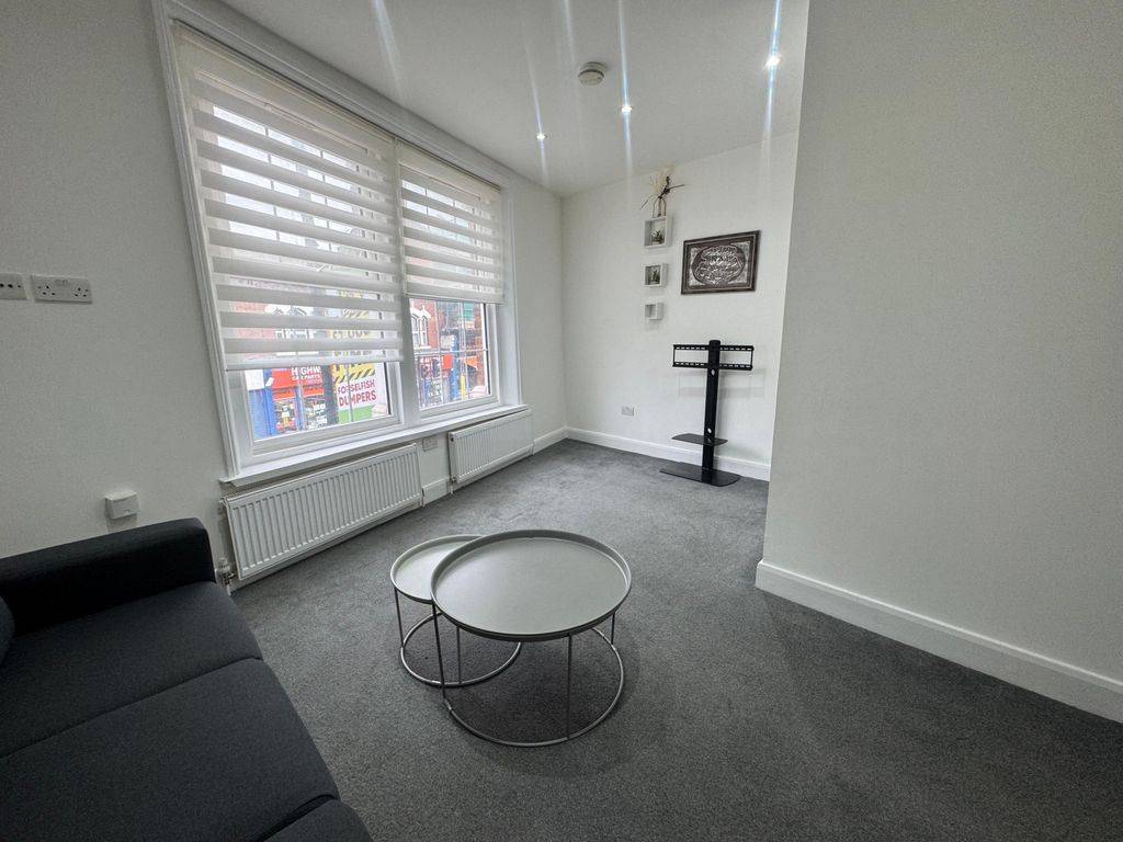 Property photo 2 of 6 Gallery