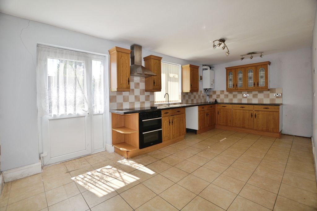 Property photo 3 of 11 Kitchen-Diner