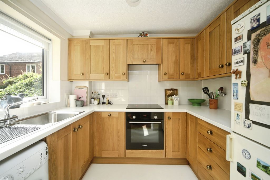Property photo 2 of 16