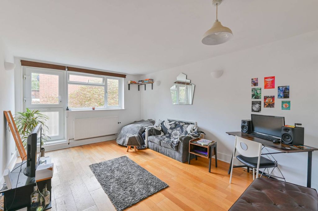 Property photo 2 of 7