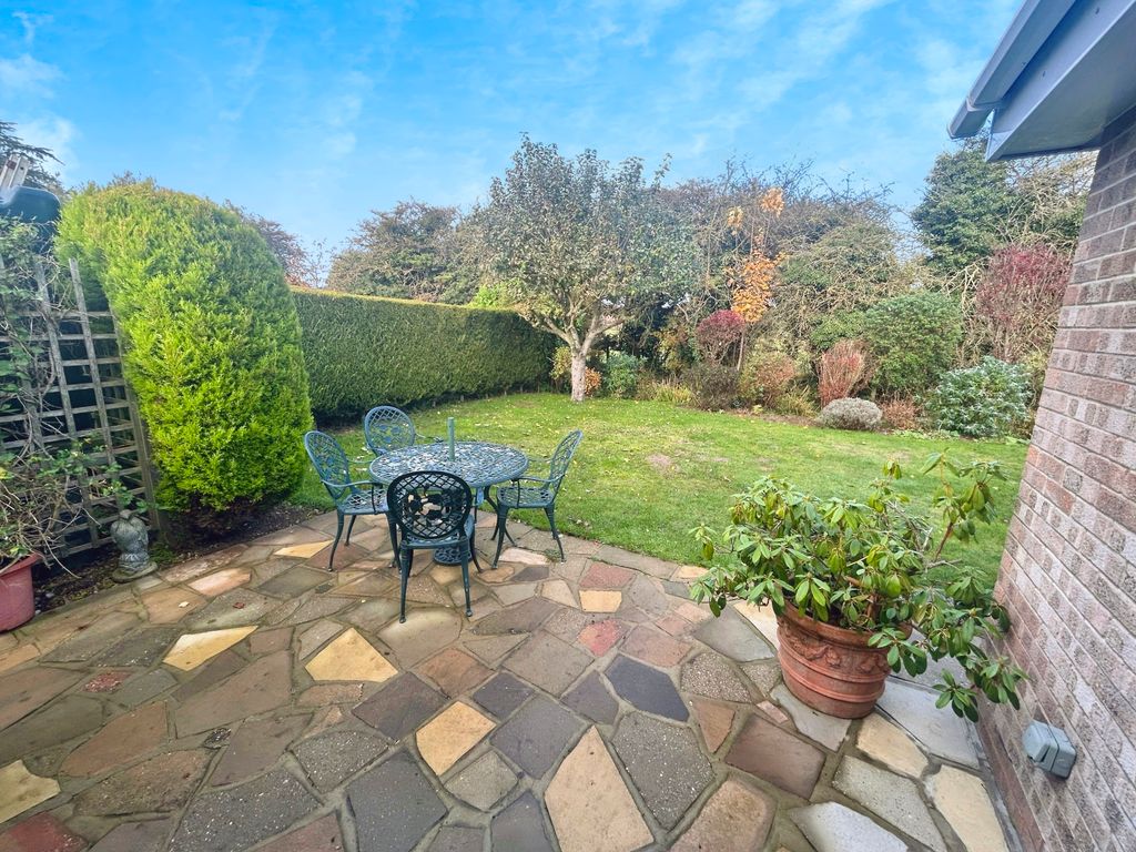 Property photo 2 of 21