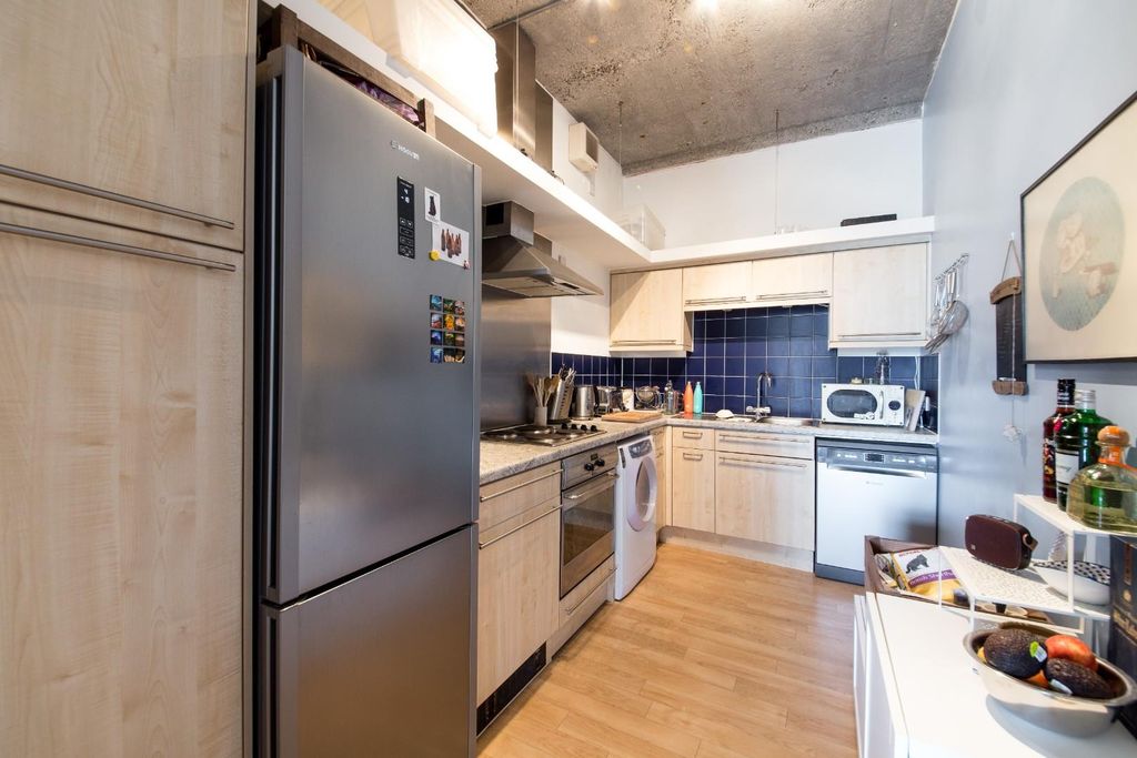 Property photo 3 of 6