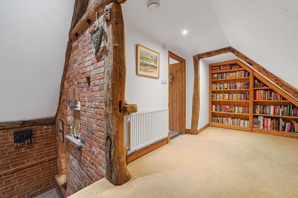 Property photo 2 of 35