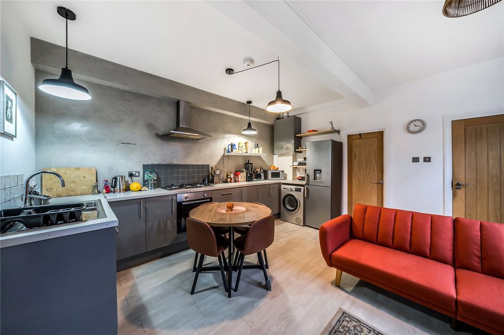 Property photo 3 of 14 Picture No. 28