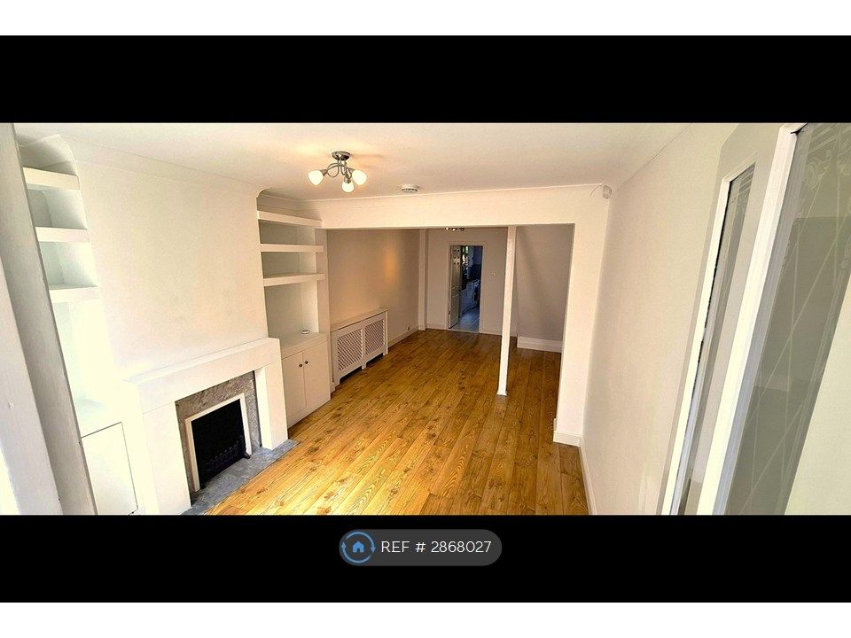 Property photo 1 of 25 Lounge