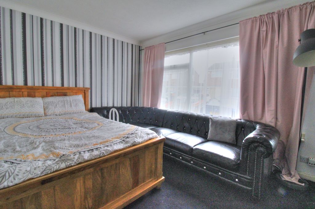 Property photo 3 of 8 Img_4595_6_7