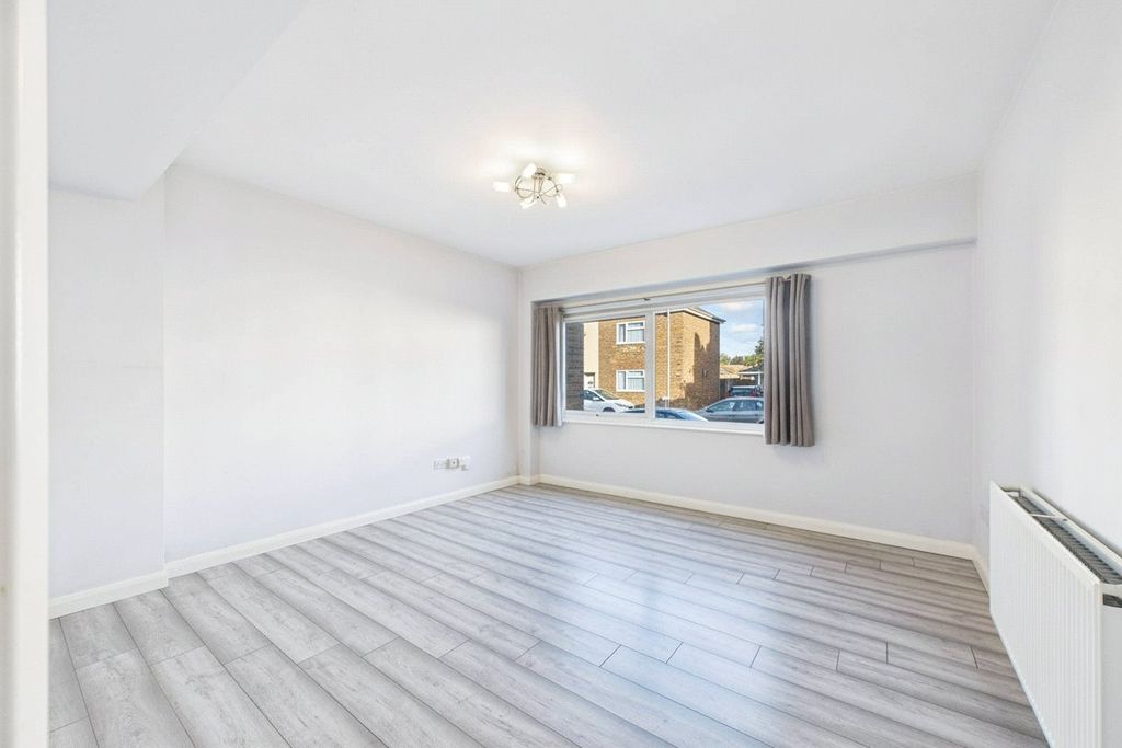 Property photo 2 of 7 Picture No. 11