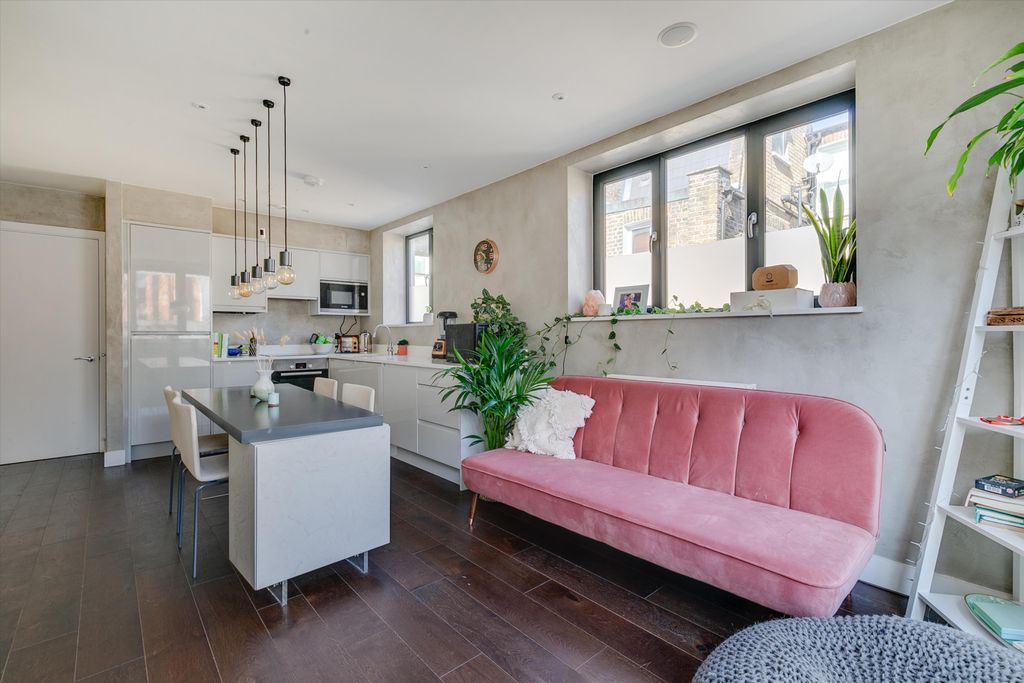 Property photo 1 of 11 Image