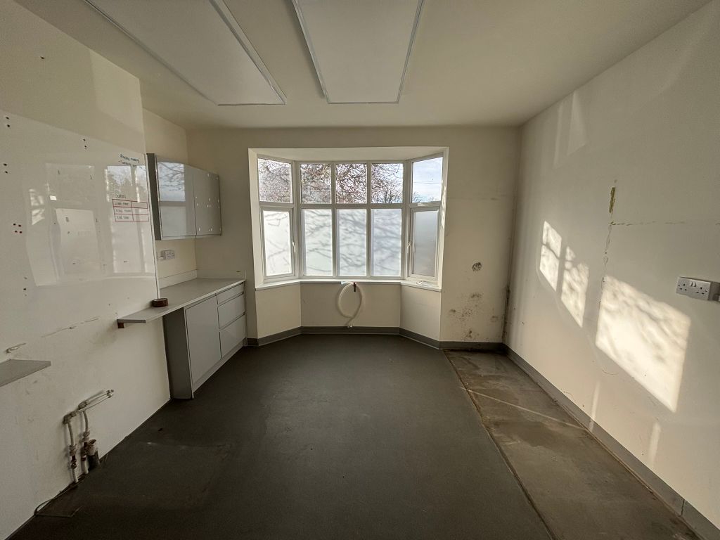 Property photo 3 of 7 Img_6885