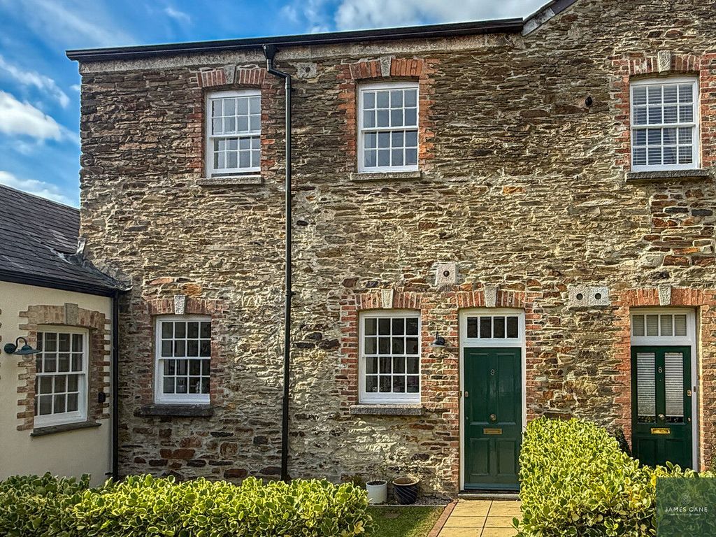 Property photo 2 of 18