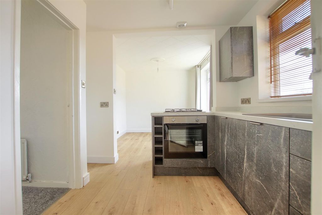 Property photo 2 of 10 Sa3.Jpg
