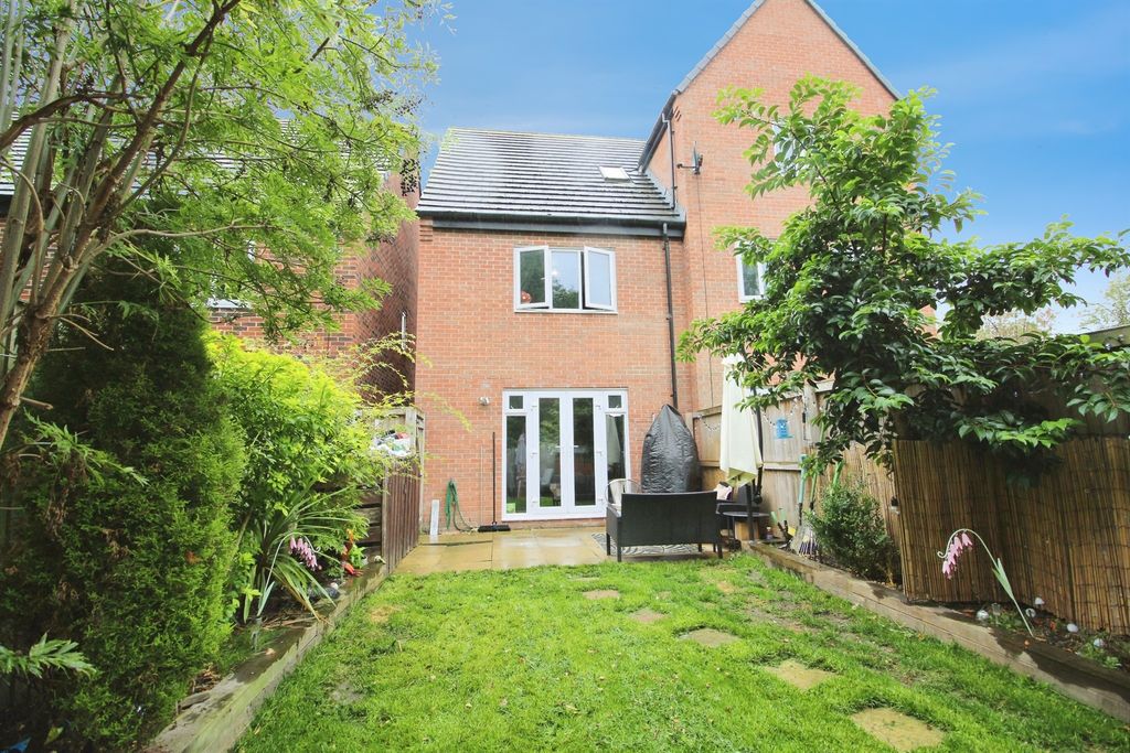Property photo 2 of 20