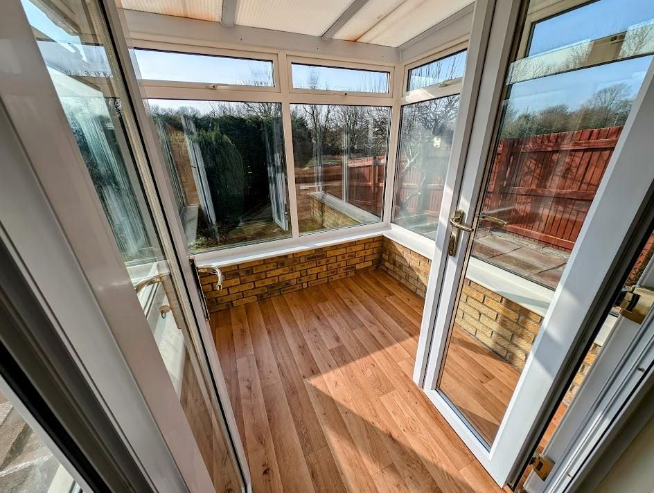 Property photo 2 of 18 Conservatory.Jpg