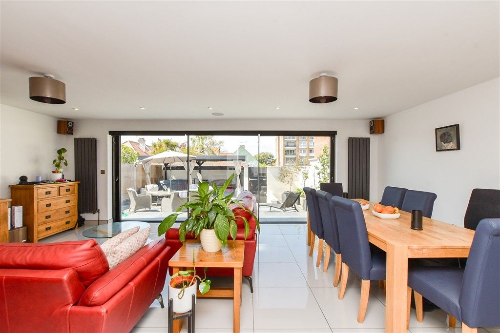 Property photo 1 of 12 Lounge/Dining Room