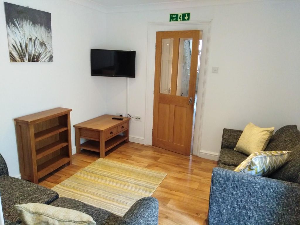 Property photo 3 of 8 295.Jpg