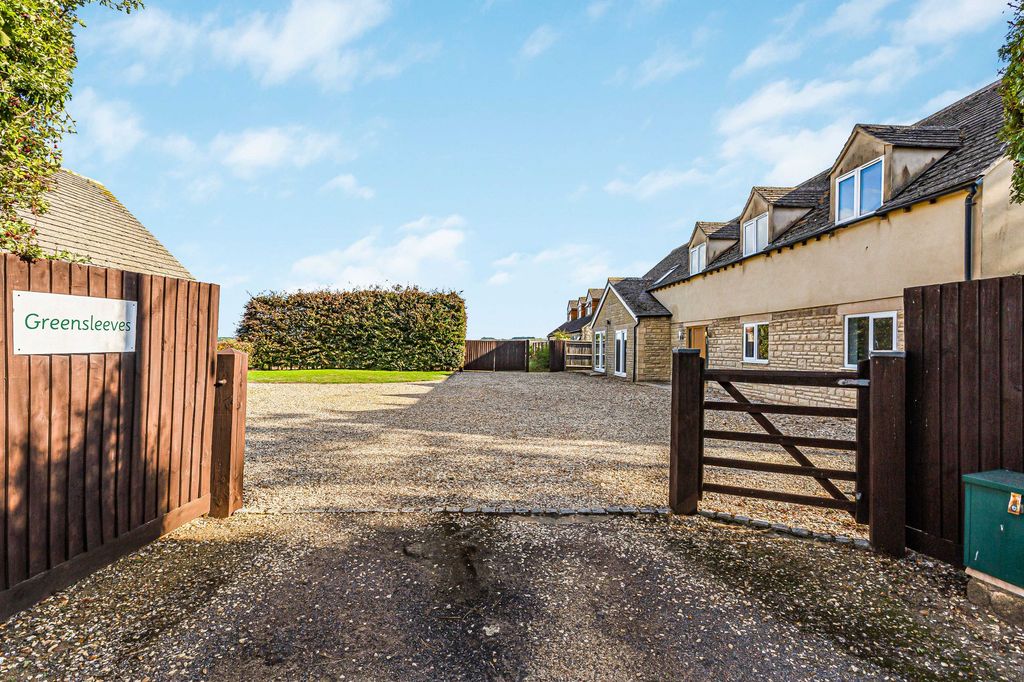 Property photo 2 of 49