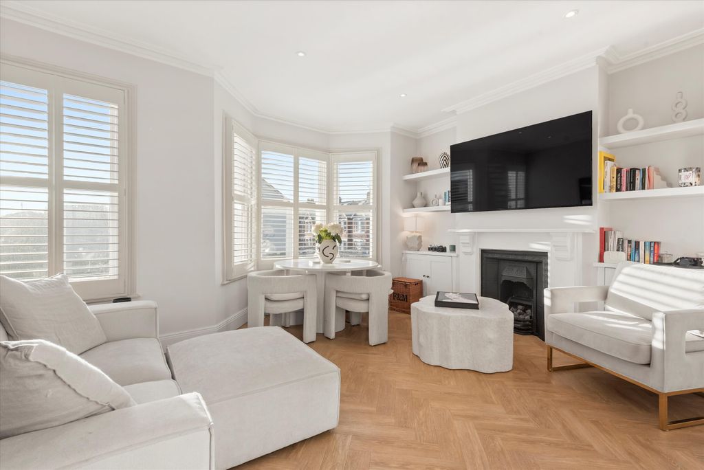 Property photo 3 of 16 Image